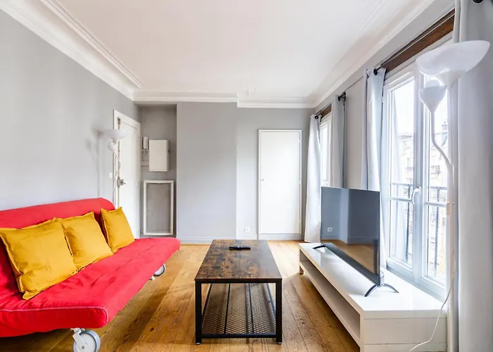 Luxurious 2 Bedroom Tour Eiffel Bourdonnais Free Netflix